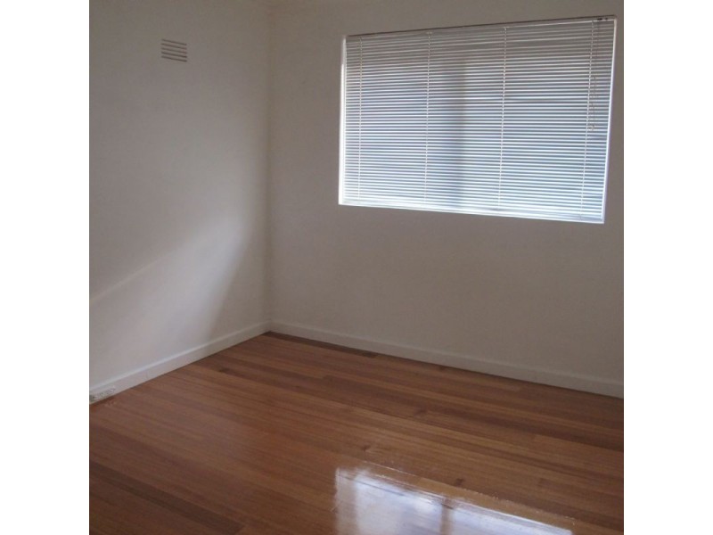 8/72 Kingwilliam Street, Reservoir VIC 3073