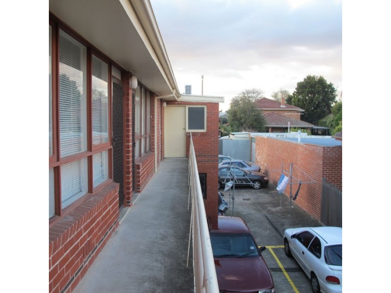 6/72 Kingwilliam Street, Reservoir VIC 3073