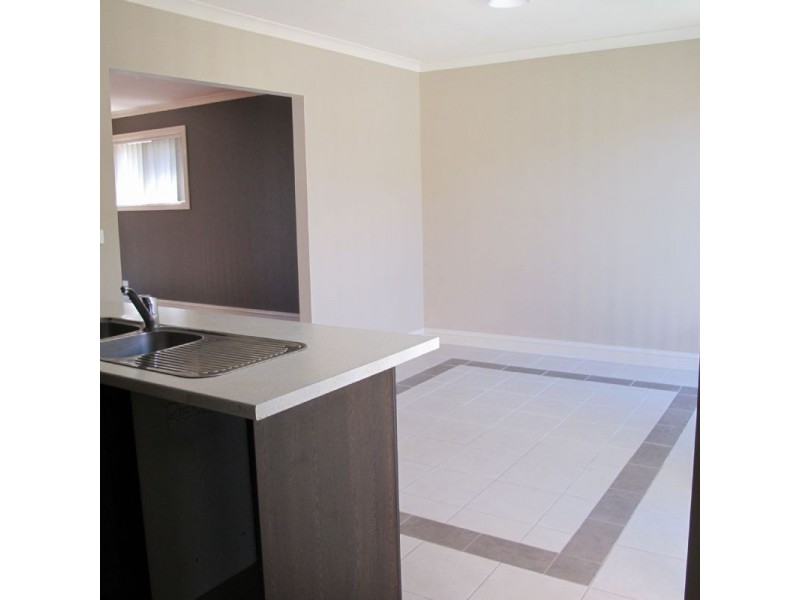 2/68 Purinuan Road, Reservoir VIC 3073