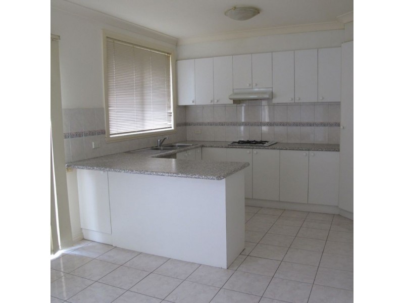 2/24 Glasgow Avenue, Reservoir VIC 3073