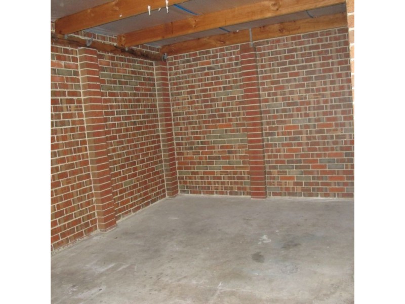 2/24 Glasgow Avenue, Reservoir VIC 3073