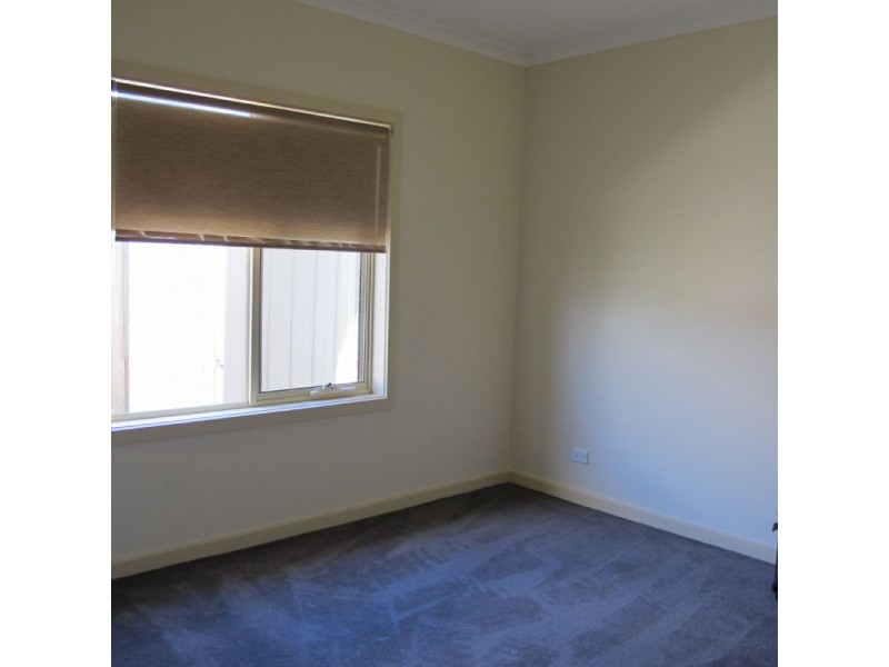 3/3 Mahoneys Road, Reservoir VIC 3073