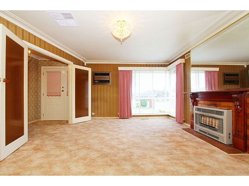 72 Hughes Parade, Reservoir VIC 3073