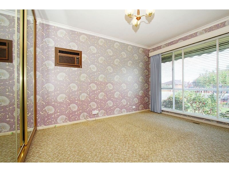 72 Hughes Parade, Reservoir VIC 3073