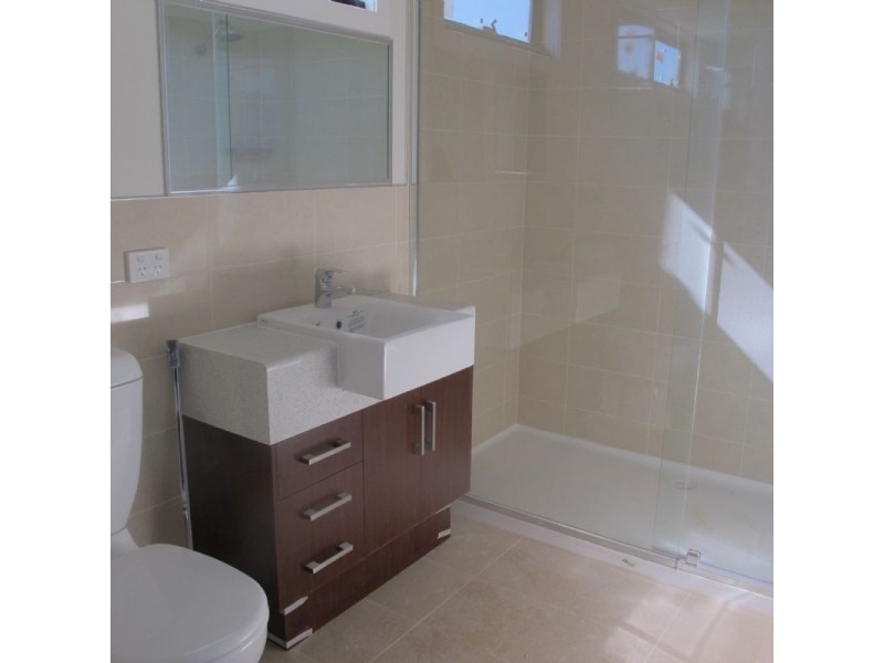 2/35 Taylor Avenue, Reservoir VIC 3073