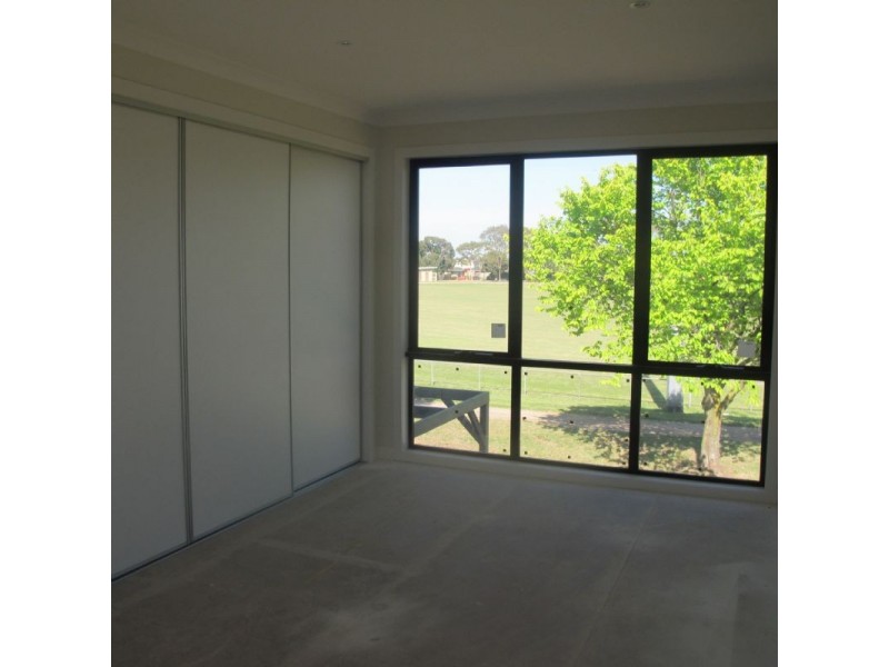 2/35 Taylor Avenue, Reservoir VIC 3073