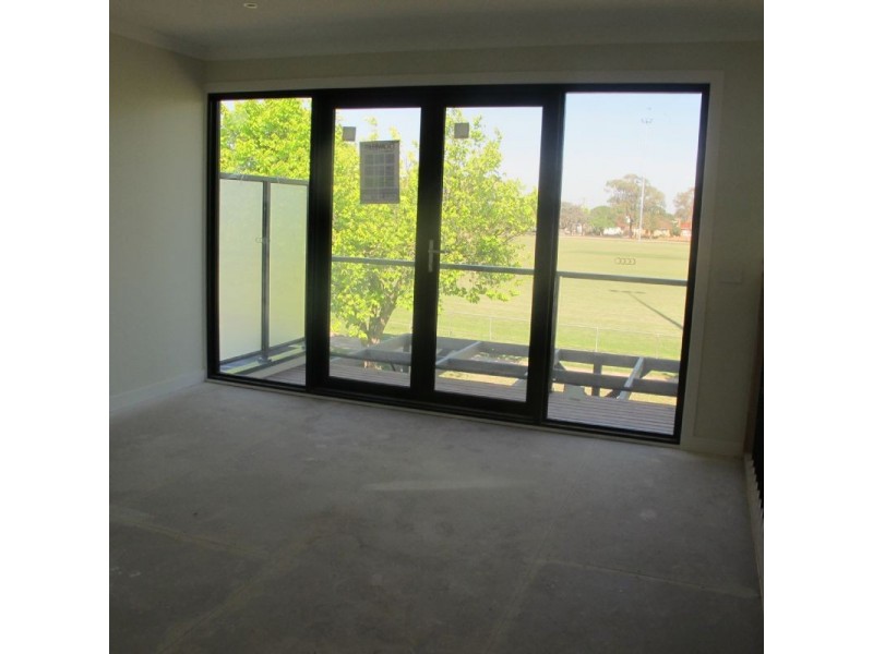 2/35 Taylor Avenue, Reservoir VIC 3073