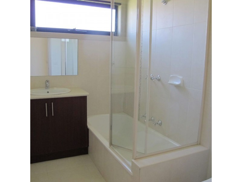 1/112 Royal Parade, Reservoir VIC 3073