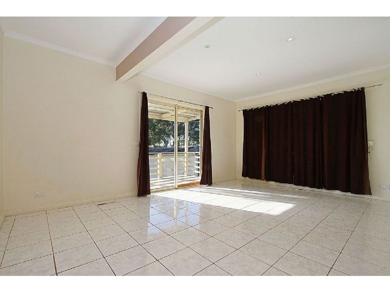 42 Winter Crescent, Reservoir VIC 3073