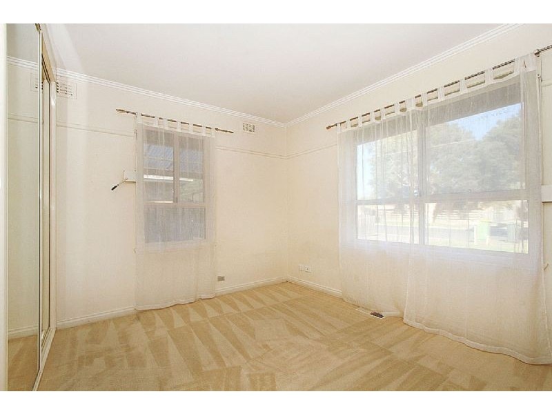 42 Winter Crescent, Reservoir VIC 3073