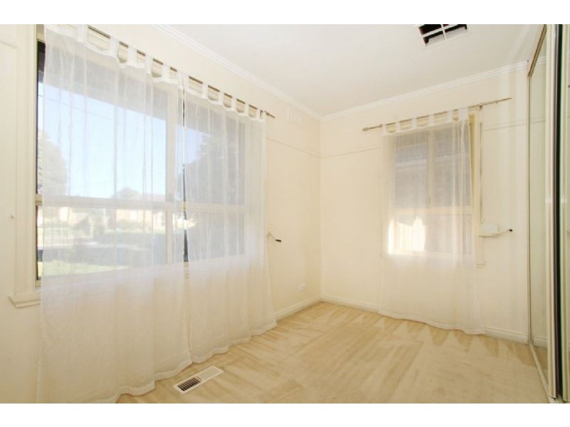 42 Winter Crescent, Reservoir VIC 3073