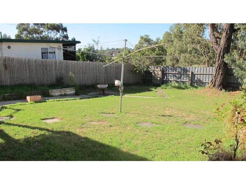 42 Winter Crescent, Reservoir VIC 3073