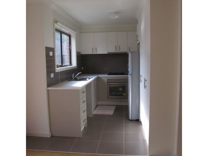 2/214 Spring Street, Reservoir VIC 3073