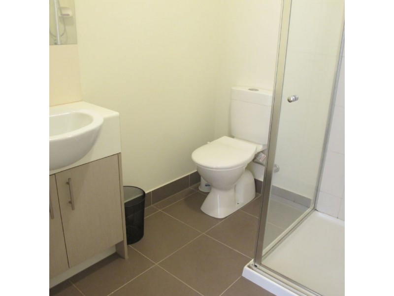 2/214 Spring Street, Reservoir VIC 3073