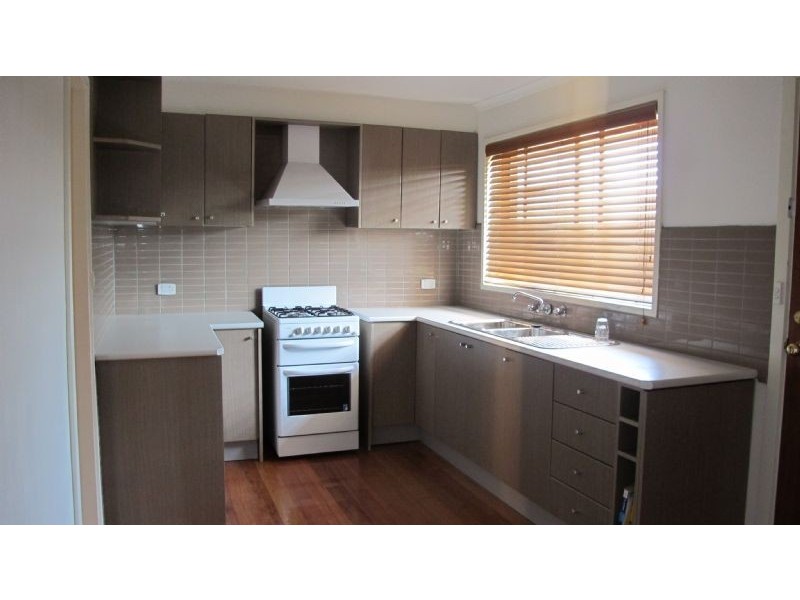 2/52 Barry Street, Reservoir VIC 3073