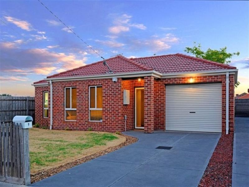 9 Marshall Avenue, Reservoir VIC 3073