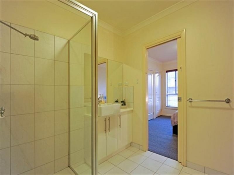 9 Marshall Avenue, Reservoir VIC 3073