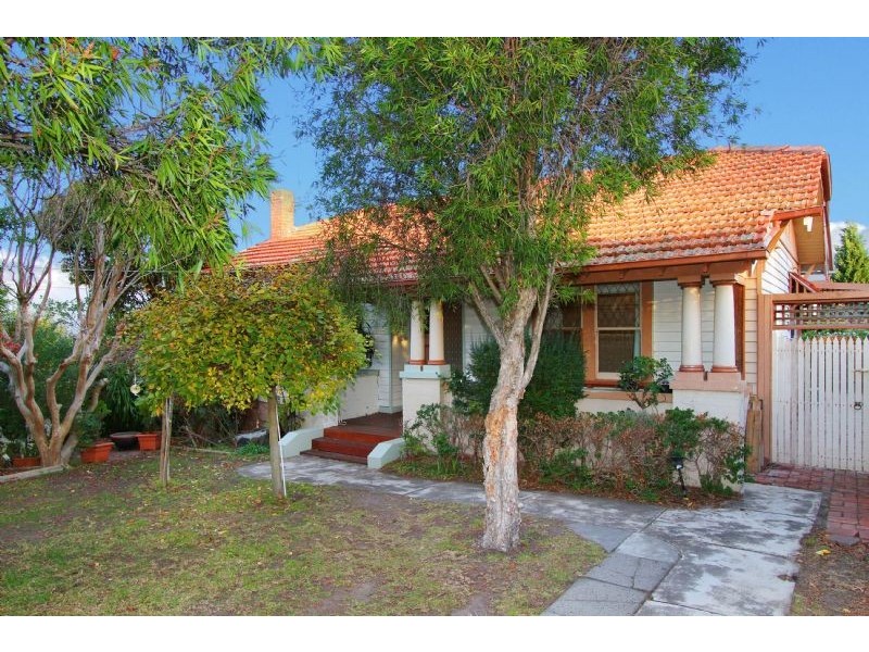 7 Xavier Grove, Reservoir VIC 3073