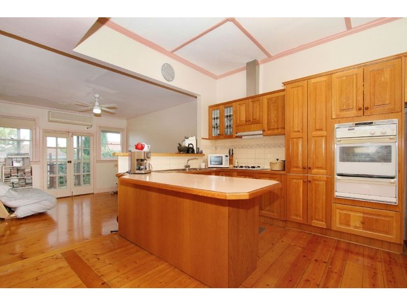 7 Xavier Grove, Reservoir VIC 3073