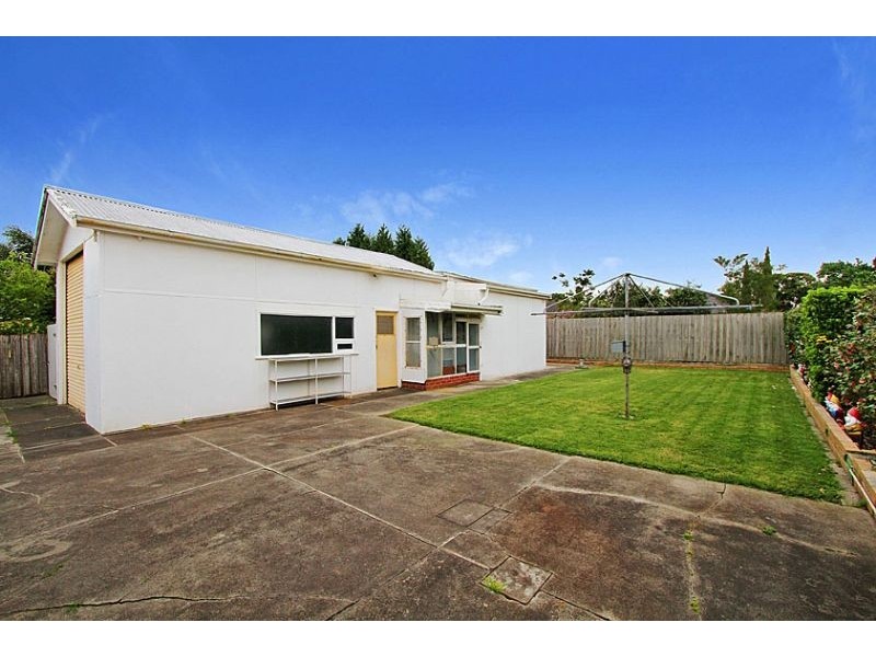 76 Crookston Road, Reservoir VIC 3073