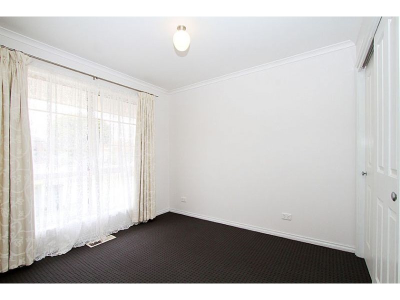 1/33 Purinuan Road, Reservoir VIC 3073