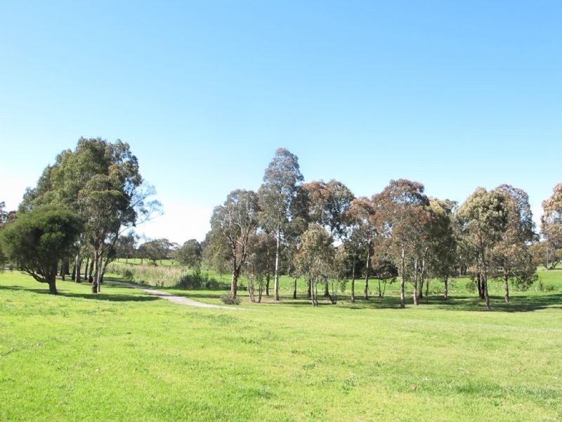 126 Scott Grove, Kingsbury VIC 3083