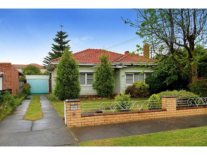 11 Southernhay Street, Reservoir VIC 3073