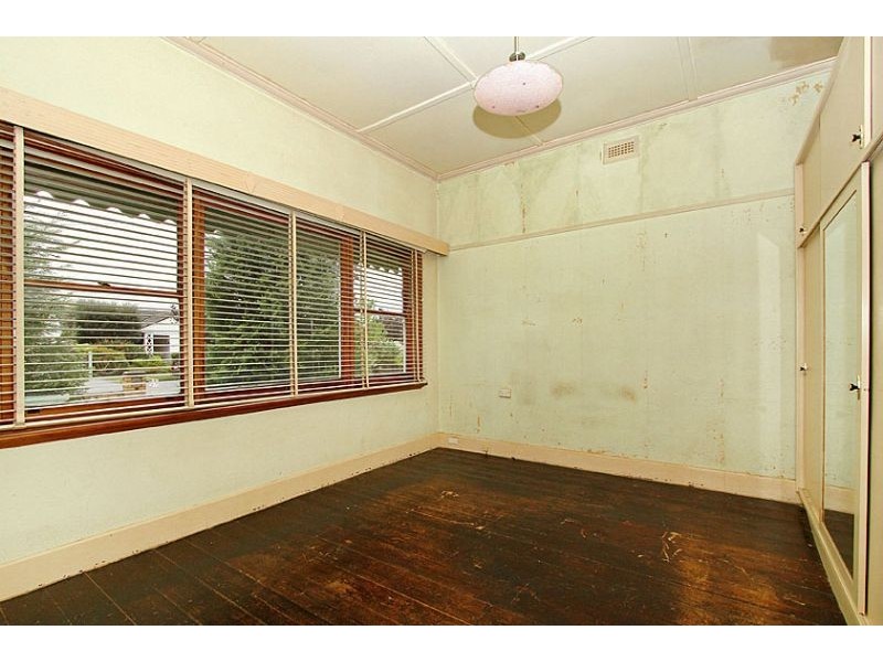 11 Southernhay Street, Reservoir VIC 3073