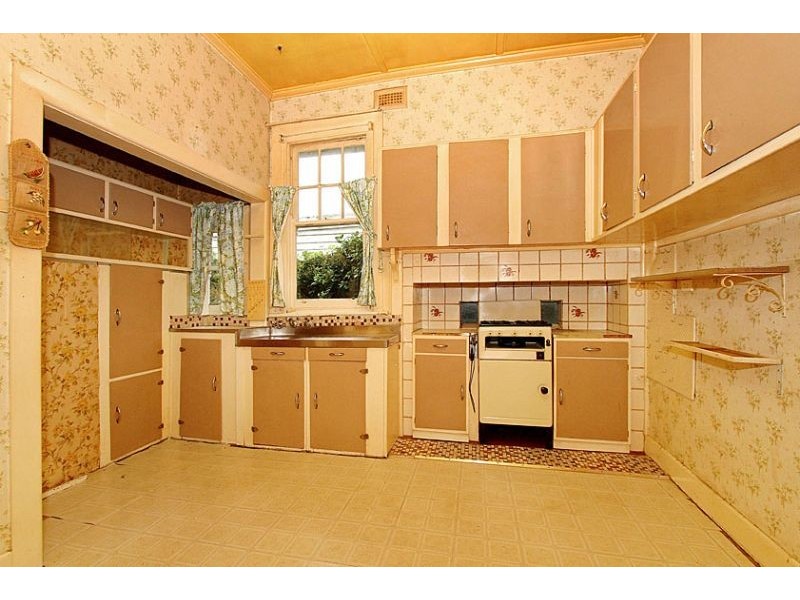 11 Southernhay Street, Reservoir VIC 3073