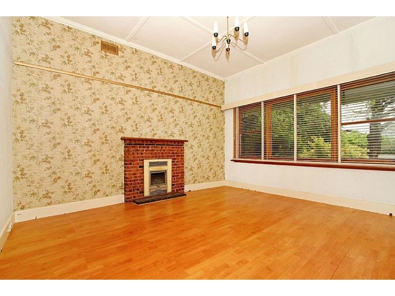 11 Southernhay Street, Reservoir VIC 3073