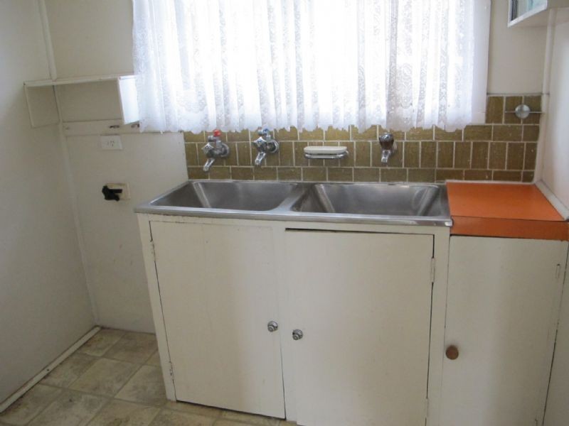 14 Hopetoun Avenue, Reservoir VIC 3073