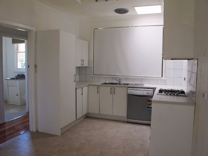 28 Gellibrand Crescent, Reservoir VIC 3073