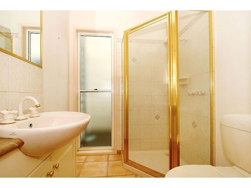 2A Erskine Avenue, Reservoir VIC 3073