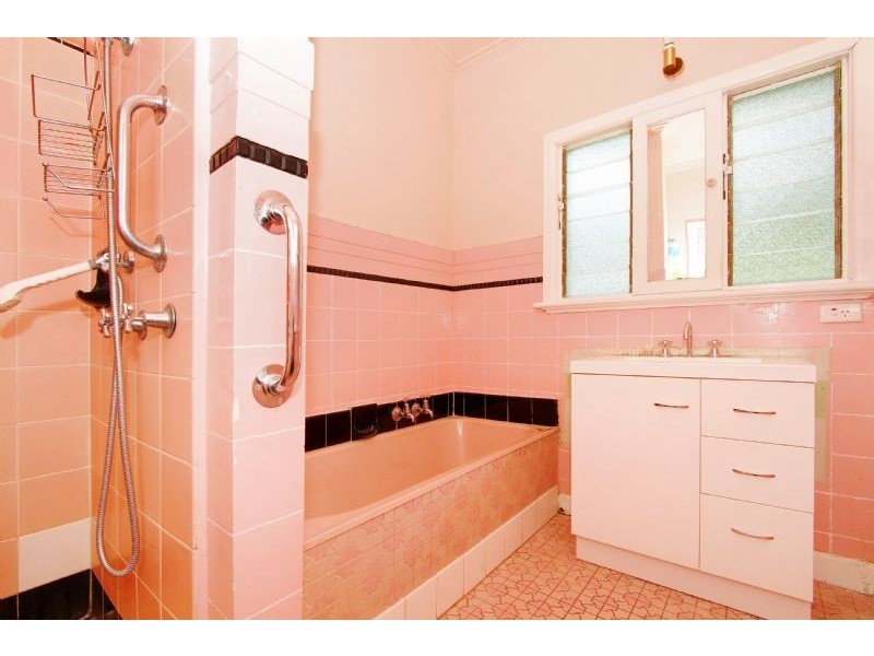 18 James Street, Reservoir VIC 3073