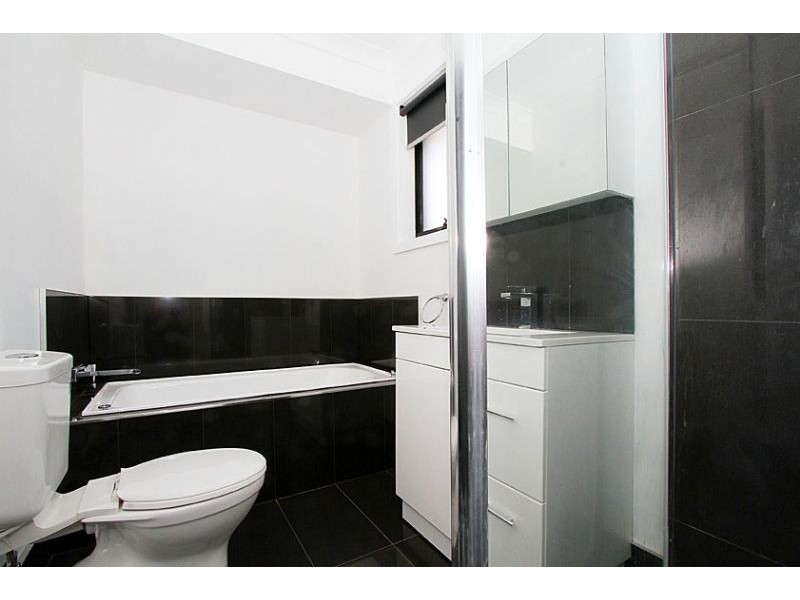 1/49 Winter Crescent, Reservoir VIC 3073