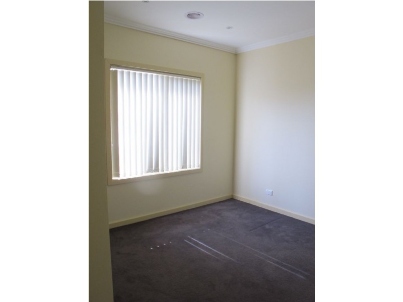 2/3 Mahoneys Road, Reservoir VIC 3073