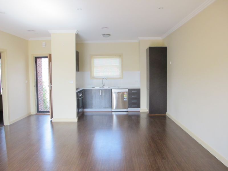 2/3 Mahoneys Road, Reservoir VIC 3073