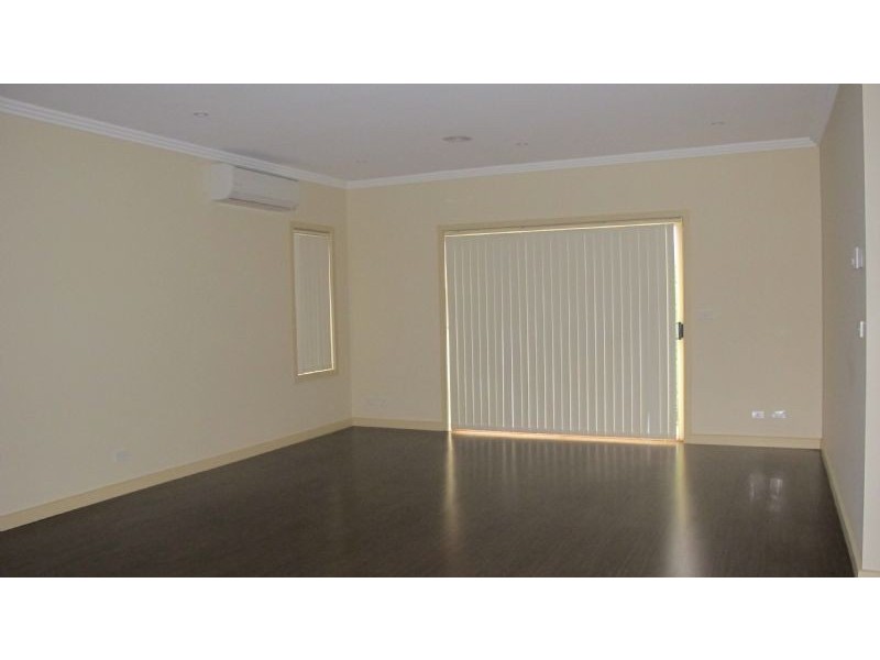 2/3 Mahoneys Road, Reservoir VIC 3073