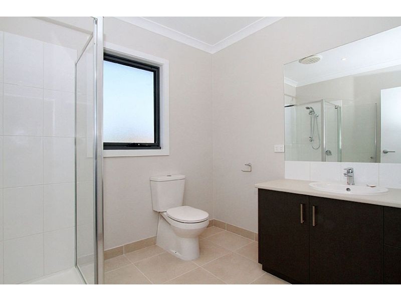 2/39 Olive Street, Reservoir VIC 3073