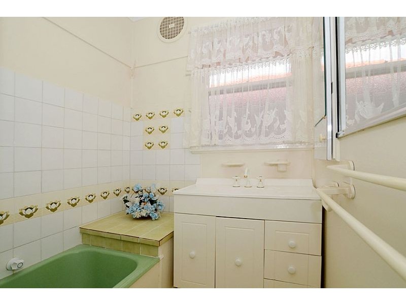 17 Keilor Avenue, Reservoir VIC 3073