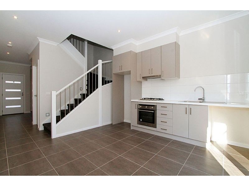 2/39 Olive Street, Reservoir VIC 3073