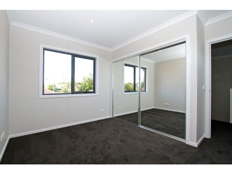 2/39 Olive Street, Reservoir VIC 3073