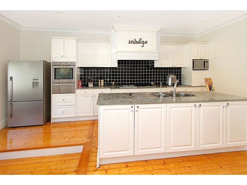 1 Carrington Road, Reservoir VIC 3073