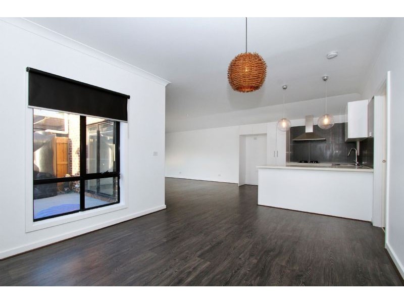 2/49 Winter Crescent, Reservoir VIC 3073