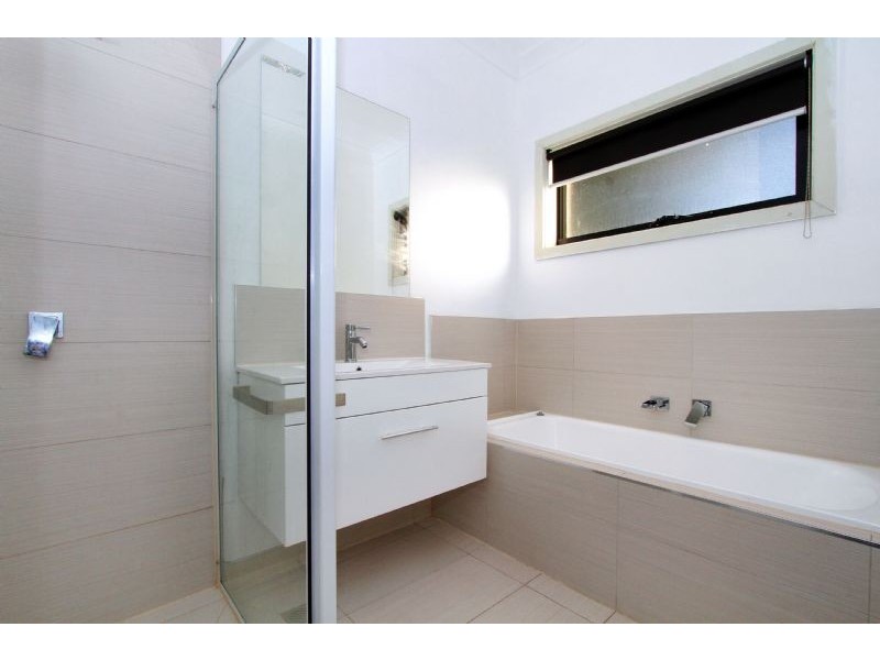 2/49 Winter Crescent, Reservoir VIC 3073