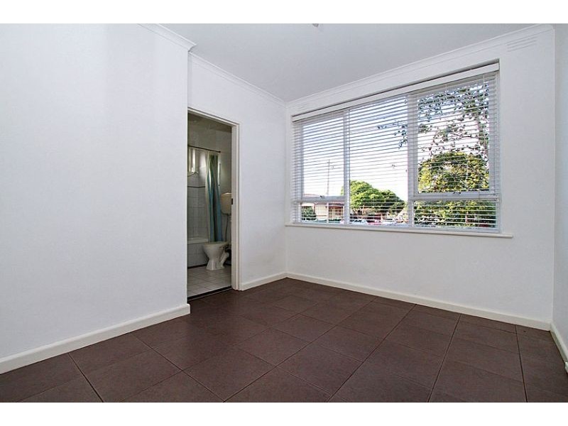 2/11A Holmes Street, Brunswick East VIC 3057