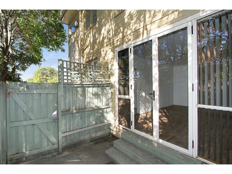 2/11A Holmes Street, Brunswick East VIC 3057