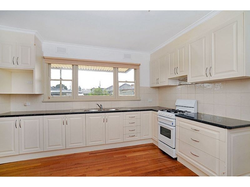 50 Dumbarton Street, Reservoir VIC 3073