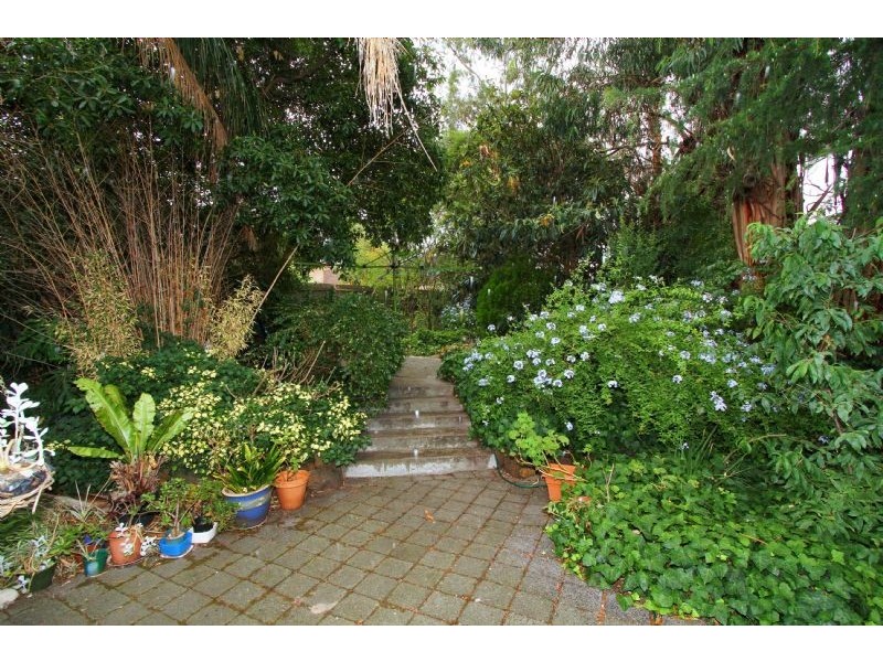 86 St Vigeons Road, Reservoir VIC 3073