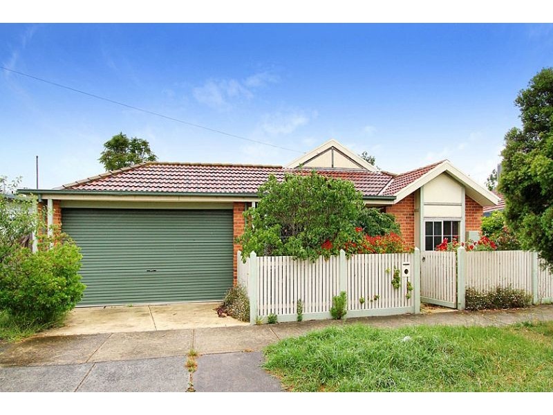 2A Erskine Avenue, Reservoir VIC 3073